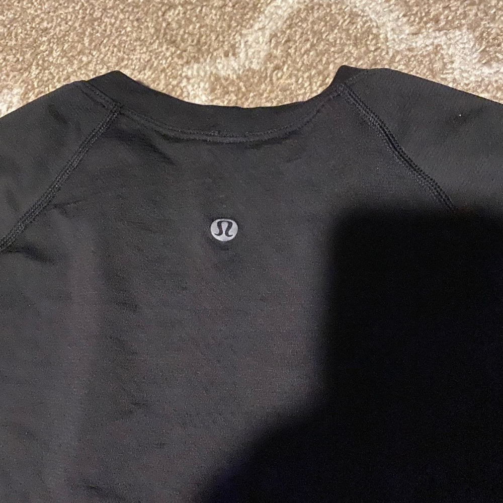 Lululemon cropped long-sleeve black shirt, size 8